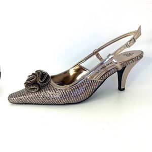 Dressy taupe color J Renee low heel shoes new in box